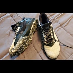 Mens basketball shoes